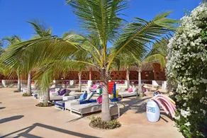 LAMANTIN BEACH RESORT AND SPA - Image 3