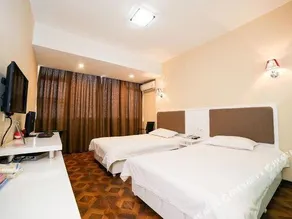 25 Hours Express Hotel - Image 4