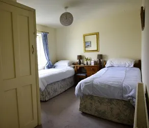 Eastbrook Cottage Southwick - Image 4