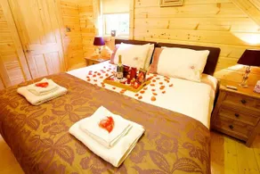 Coed-Y-Glyn Log Cabins - Image 3