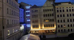 Metropole De Luxe Suite - Image 4