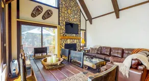 Pine Cone Cottage - Image 2