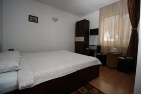 Pensiunea Sinaia - Casa Ta - Image 5