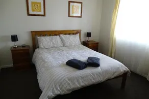 Broken Hill Country Cottage - Image 3