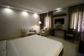 Vels Hotel - Image 4