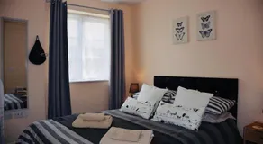 8 York Mews - Image 4