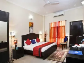 Hotel Queens Apartments - Image 5