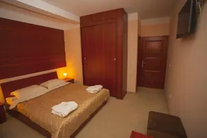 Hotel Board - Image 5