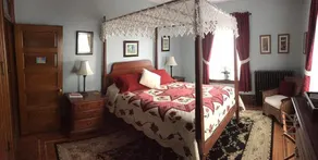 Walnut Lawn Bed and Breakfast - Image 2