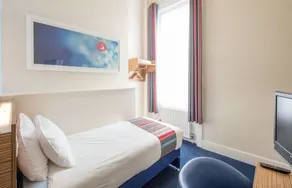 Travelodge Walton-On-Thames Hotel - Image 2