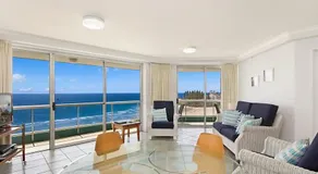 Ocean Plaza Unit 1469 - Right on Coolangatta beachfront - Image 3