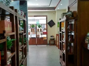 Yijia Holiday Hotel - Image 3