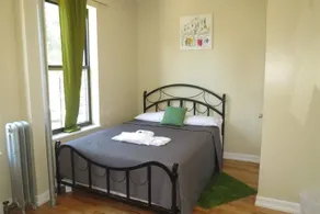 North Broadway Deluxe - Image 5