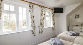 Dromore - Image 4