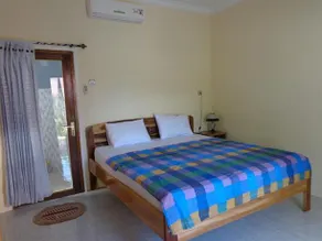 Sister Bungalow 2 - Image 4