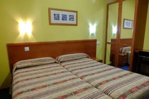 Hostal Los Claveles - Image 5