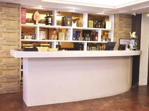 Lincoln Inn - Image 4