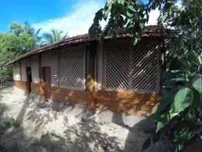 Earl's Beach Rest - Image 1