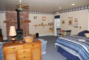 Carriage House - Image 2