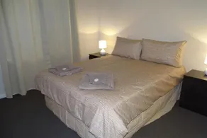 Silver Hill Townhouse - Image 4