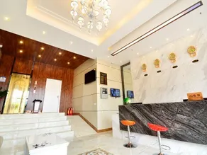 jinshutian Business Hotel - Image 3