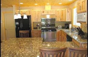 Cascade Mountain Chalet - Image 3