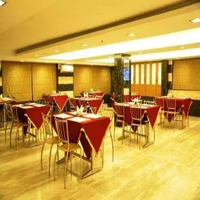 FabHotel Tryfena East of Kailash - Image 5