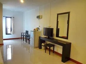 Naiharn Retreat Resort - Image 3
