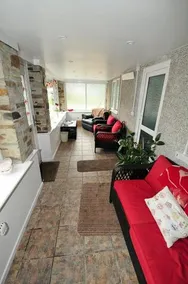 Treviglos Lodge Bed & Breakfast - Image 2