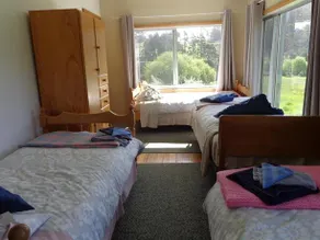 Hillcrest Farmhouse - Image 2