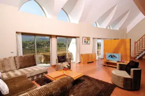 Amara Prestige Hotel - Image 2