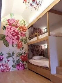 Inn Hug - Image 4
