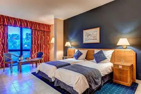 Coastline Hotel - Image 4