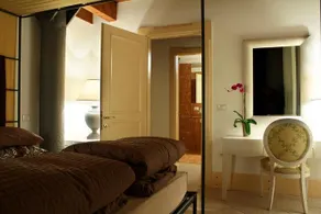 Youatmolino Canal View Apartment - Image 3
