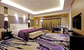 Wuhan Liantou Penisula Hotel & Resort - Image 3