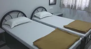 Royal Guest House - Image 4