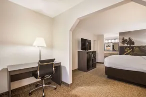 COMFORT INN - Image 4