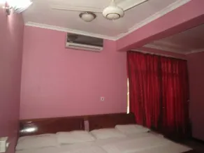Cornrad Hotel - Image 5