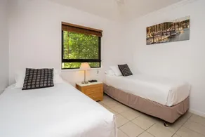 Oasis 25 Hamilton Island - Image 4