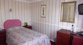 Old Lamb Hotel - Image 3
