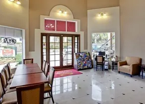 Sky View Guest House - Image 2