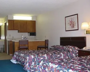 Scottish Inns & Suites Springdale - Image 3