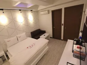 Talk Motel - Image 2