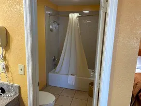 Americas Best Value Inn - Image 5