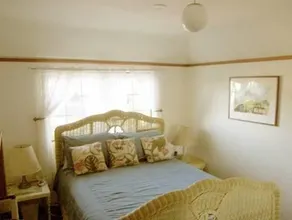 Tudor Rose Manor Santa Cruz - Image 3