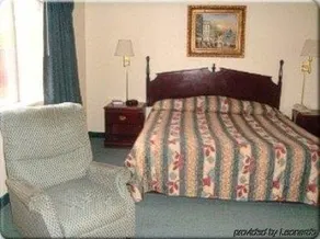 Lamar Inn & Suites - Image 5