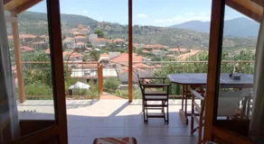 Nikos Loft Olympia - Image 5