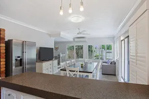 The Beach House On Albatross - Image 3
