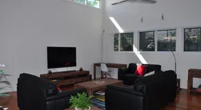 10 Double Island Drive - Modern Family Home Centrally Located Swimming Pool & Outdoor Area - Image 4