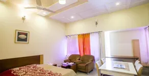 Hotel Happy Times - Image 4